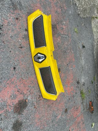 Parrilla Delantera Renault Trafic Amarilla