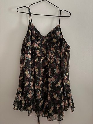 Vestido Stradivarius floral