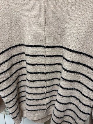 Jersey de rayas beige y negro