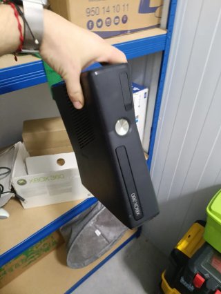 Consola Xbox 360 Negra sin discos y con magia