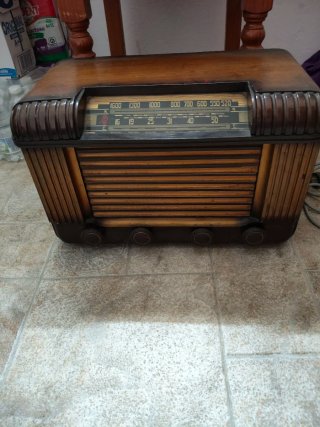 Radio Antigua Mueble Madera Siglo XX