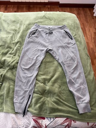 Pantalón chándal gris Pull&Bear Talla L