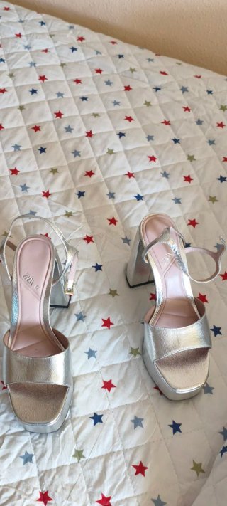 Sandalias ZARA plateadas plataforma