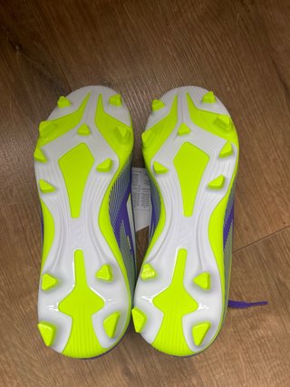 Botas de Fútbol niño. Adidas F50 Club Talla 33