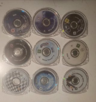 9 UMDs PSP con carcasas nuevas