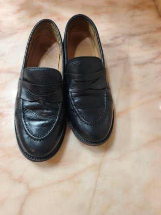 Mocasines azul oscuro del colegio para niña