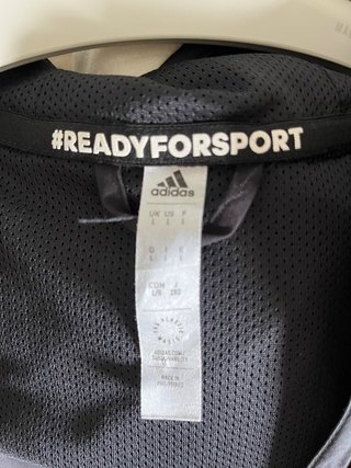 Chaqueta deportiva Adidas negra