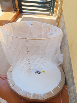 Mesa auxiliar grande Ikea KVISTBRO