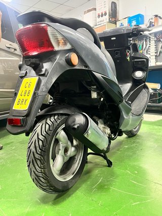 Scooter Kymco Bet & Win 49cc Gris