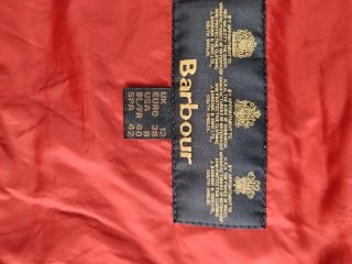 Chaqueta Barbour acolchada mujer roja