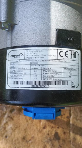 Generador eléctrico Powermate EM2800.