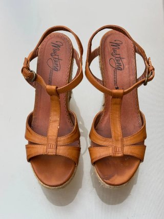 Sandalias Mustang Marrón Plataforma