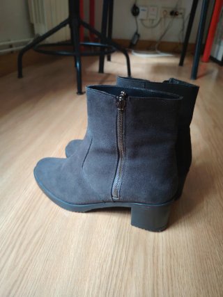 Botines ante gris talla 38