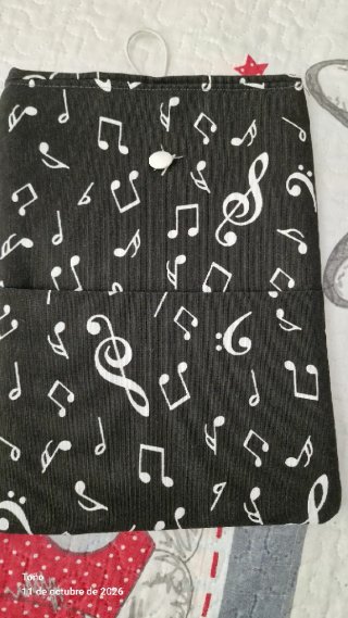 Funda para libros con estampado musical