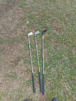 3 palos de golf: hierros y driver