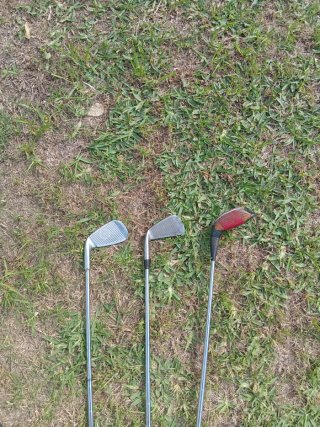 3 palos de golf: hierros y driver