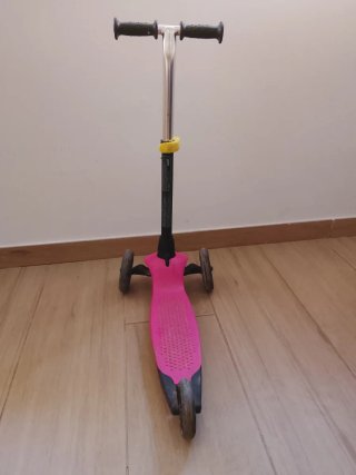 Patín Oxelo rosa 3 ruedas
