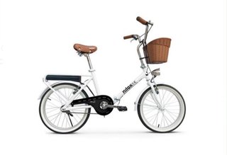Bicicleta Nilox blanca con cesta