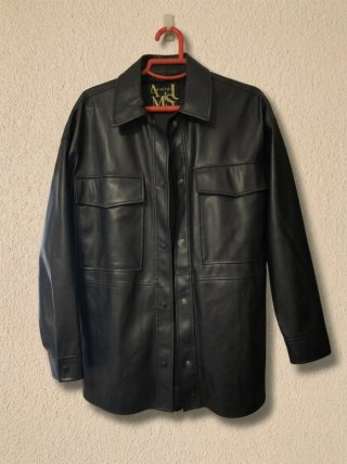 Chaqueta efecto piel AMIS MS negra