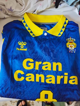 Camiseta Hummel Gran Canaria Azul y Amarillo