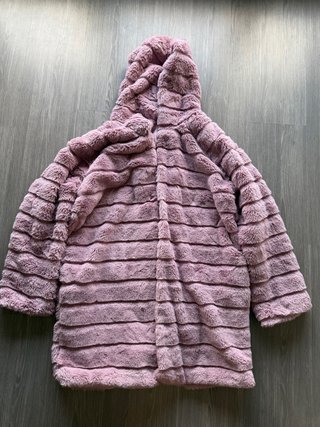 Abrigo de pelo sintético rosa