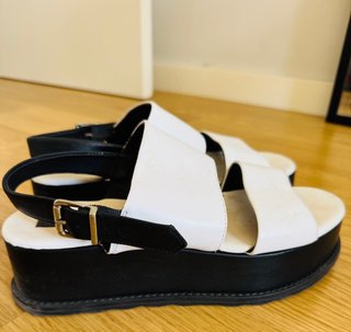 Sandalias Plataforma Blanco y Negro