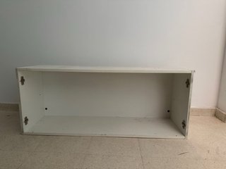 Módulo de madera blanco sin puertas
