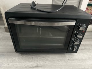 Horno Eléctrico Pequeño Negro