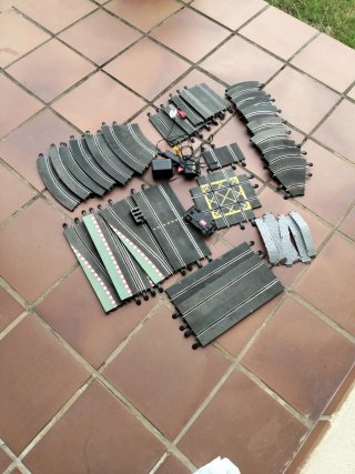 Lote Pistas y coche Scalextric y mas (no regateos)