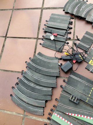 Lote Pistas y coche Scalextric y mas (no regateos)