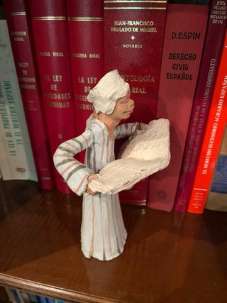 Statuetta in terracotta artigianale