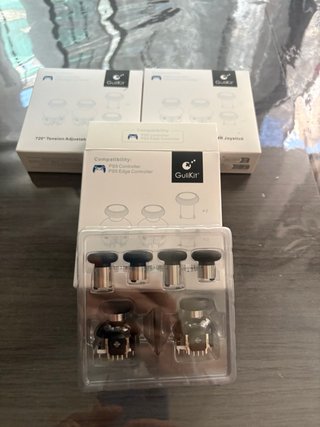 Joysticks GuliKit TMR para PS5