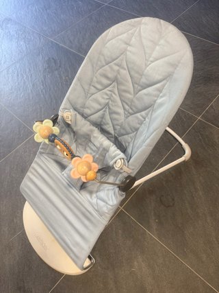 Hamaca BabyBjörn azul con juguete babybjorn
