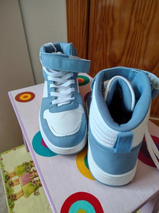 Zapatillas Deportivas Azul y Blanco