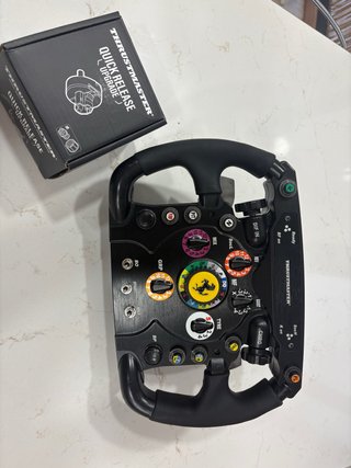 Volante Thrustmaster Ferrari F1 + Quick Release