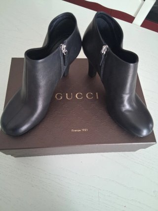 Stivaletti in pelle neri Gucci