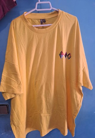 Camiseta amarilla ASOS