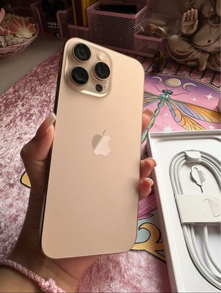 iPhone 16 Pro Max 256GB Gold