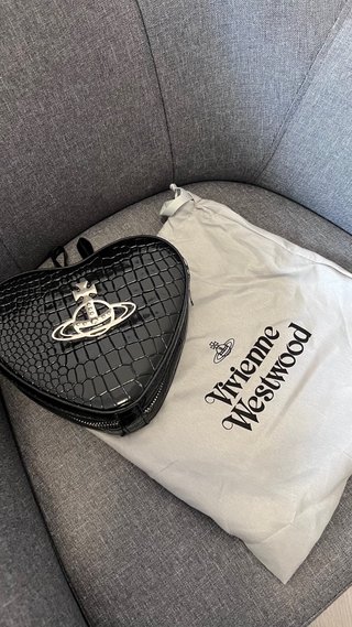 Bolso Corazón estilo punk/ grunge en Negro