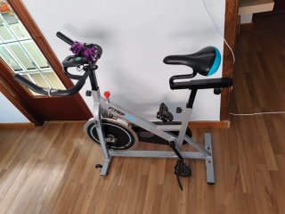 Bicicleta de fitness Fitter con cuentakilómetros