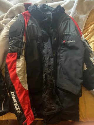 Chamarra Dainese Hombre Negra Roja