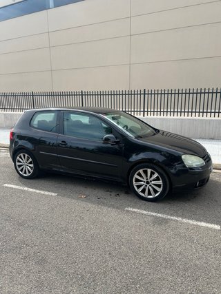 Volkswagen Golf v 2004