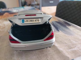 Coche a escala 1:18 Mercedes-Benz SL