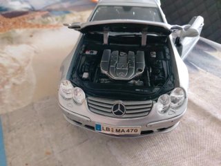 Coche a escala 1:18 Mercedes-Benz SL