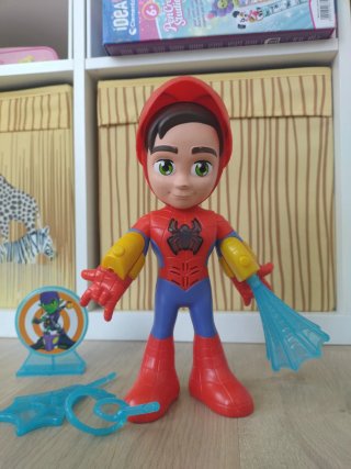 Muñeco Spidey Hablador con Accesorios