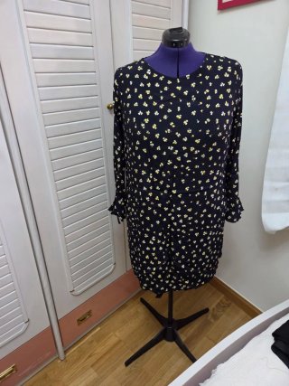 Vestido estampado floral negro y amarillo talla 46