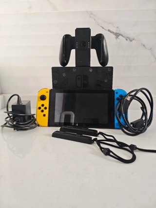 Completa! Nintendo Switch V2 Fortnite Edición