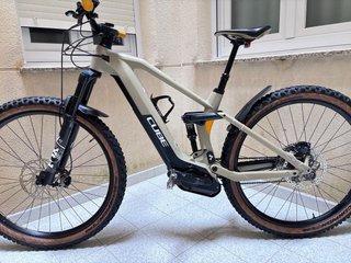 MTB Eléctrica Cube Stereo Hybrid Doble Suspensión