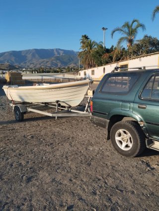 Barco 4m 15 con remolque