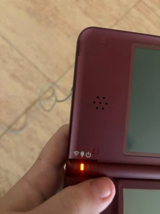 Nintendo DSi XL Roja